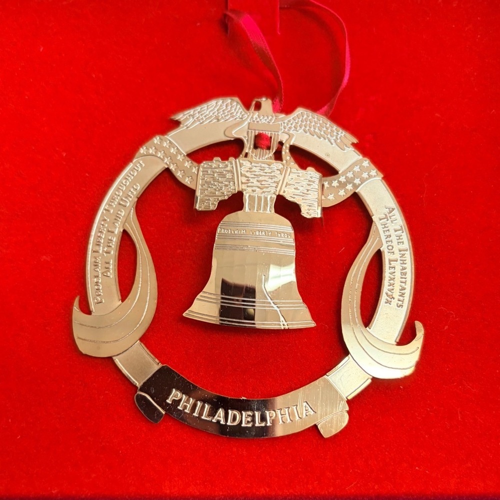 Philadelphia Liberty Bell Gold Tone Christmas Ornament Souvenir with Box